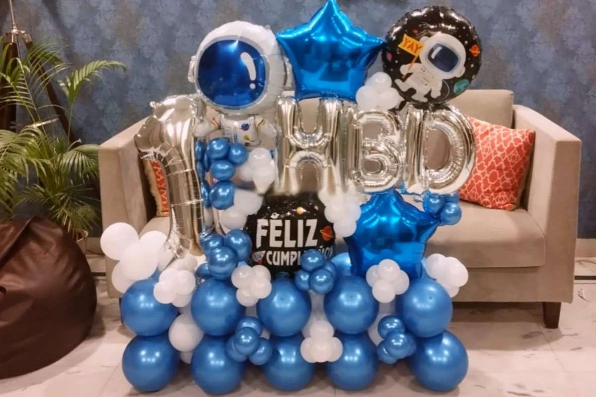 Cartoon Theme Decoration